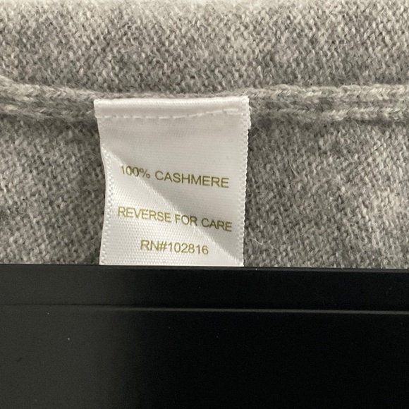 Garnet Hill Babydoll Sweater Sz M Gray 100% Cashmere Scoop Neck Capsule Comfort - Picture 8 of 9